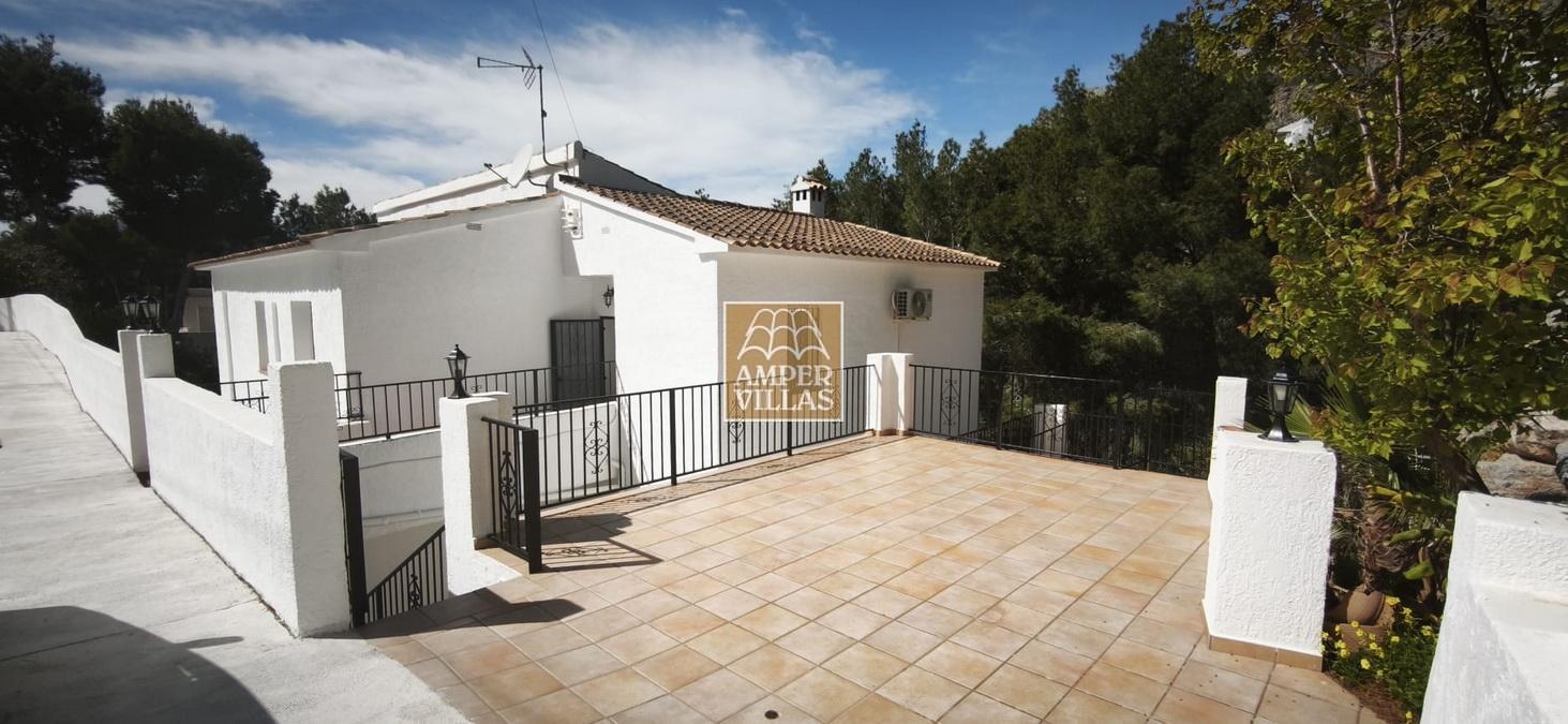 Villa in the Sierra of Altea, close to the golfcourse.